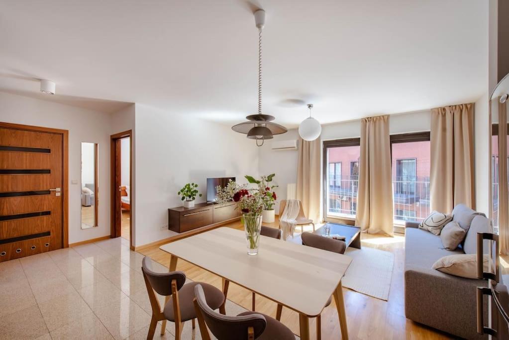 Wygodny Apartament Przy Dworcu คราคูฟ ภายนอก รูปภาพ