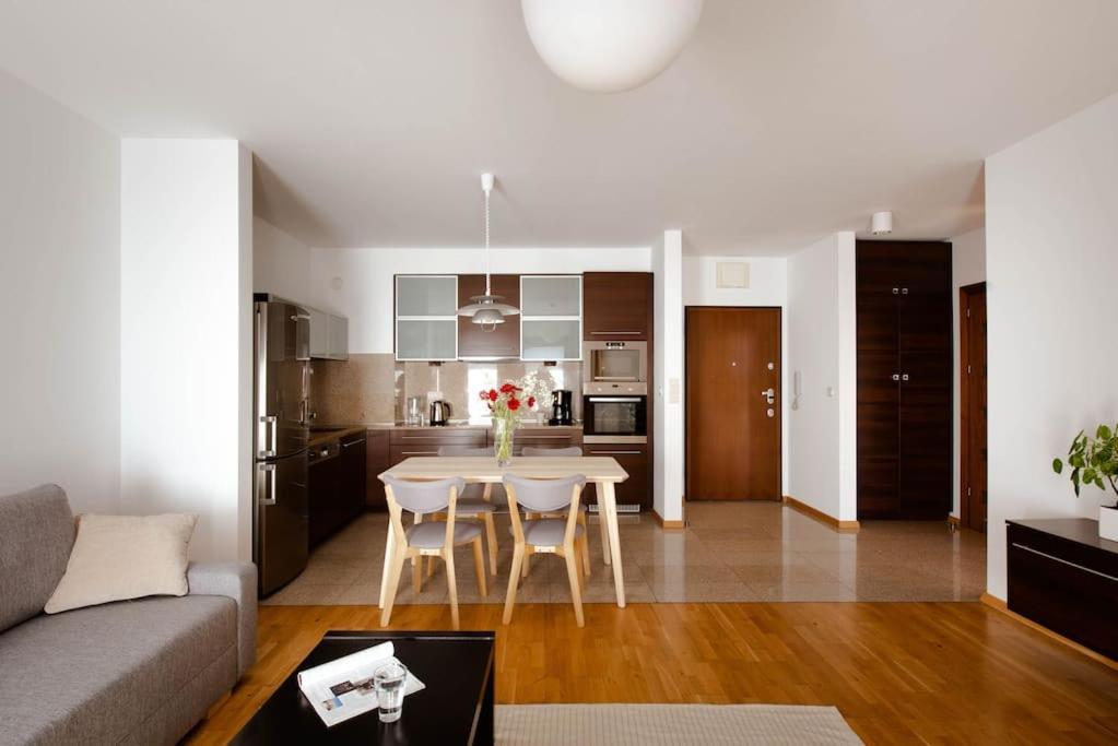 Wygodny Apartament Przy Dworcu คราคูฟ ภายนอก รูปภาพ